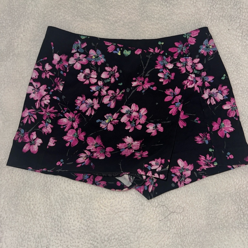 Express Floral Black Short